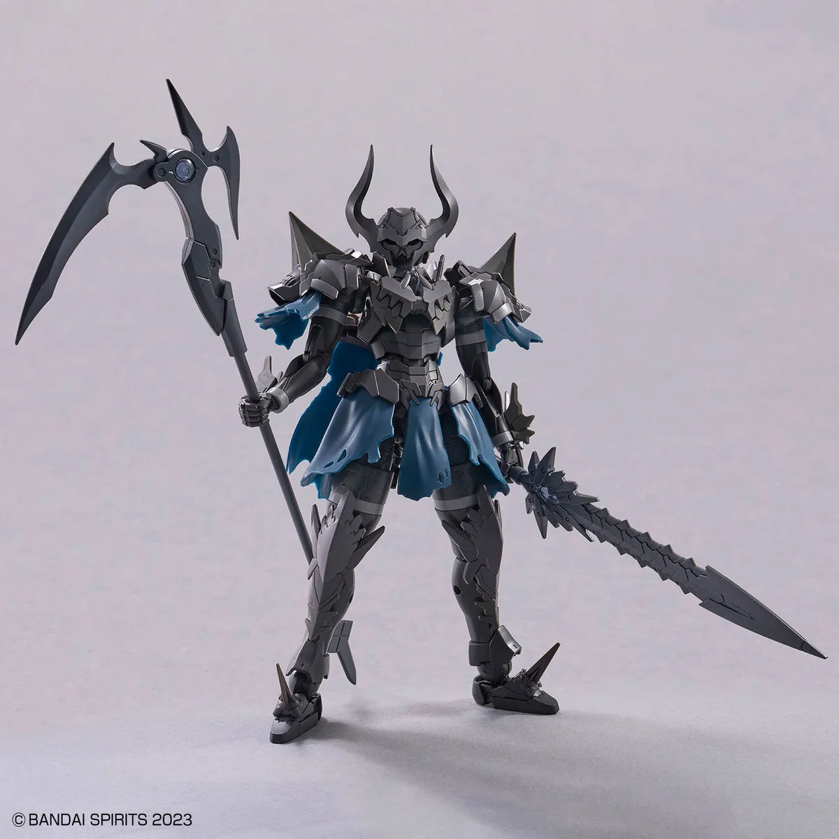 30 MF Necrosknight - Posing avec 2 armes