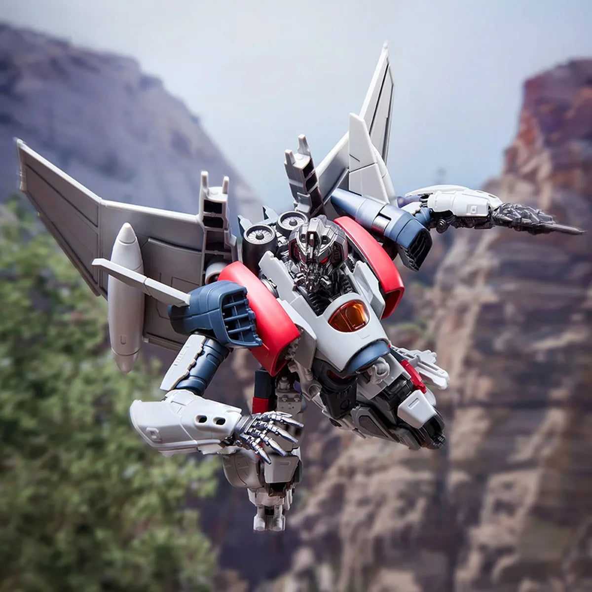 Blokees Transformers Classic Class 25 Blitzwing - posing