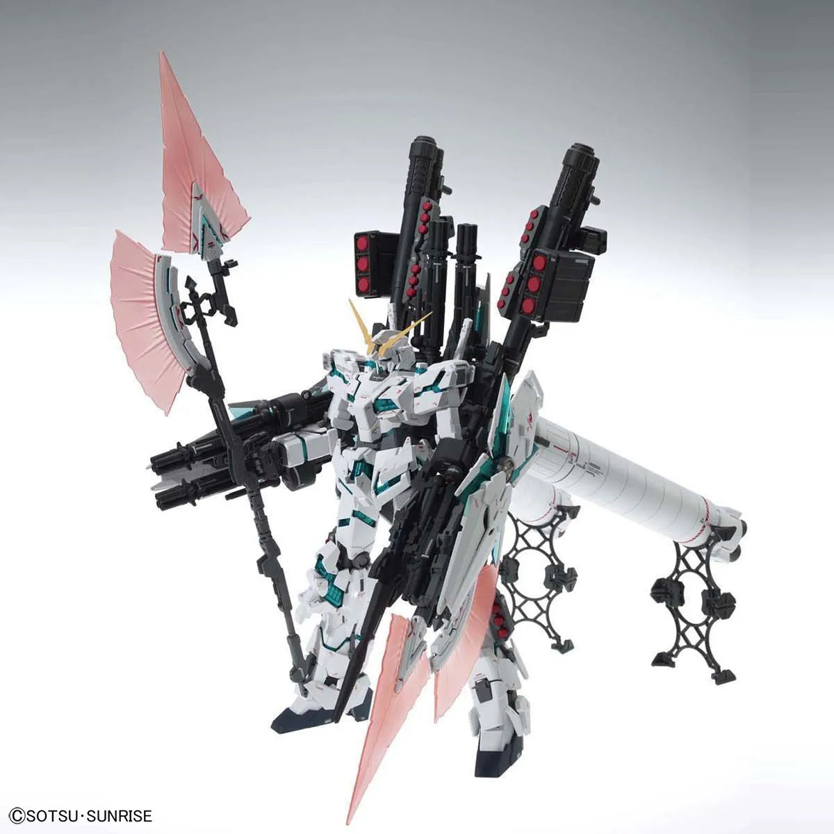 Gunpla Full Armor Unicorn ver ka MG 1/100 – maquette montée pose avec armes