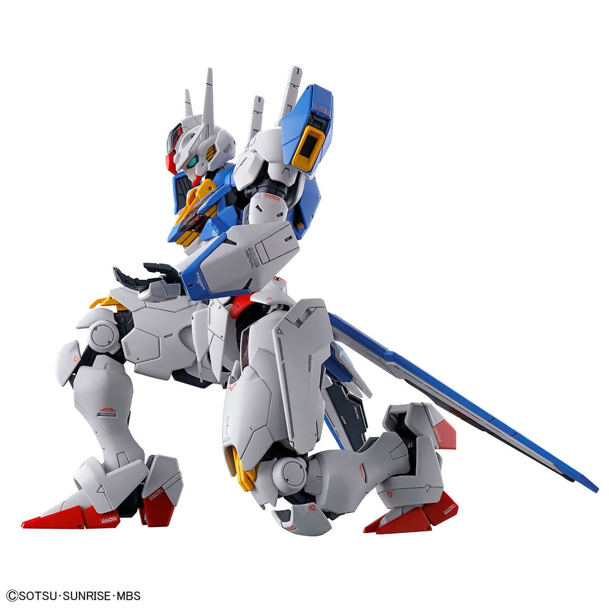 Gunpla Gundam Aerial FM 1/100 – maquette montée pose assis