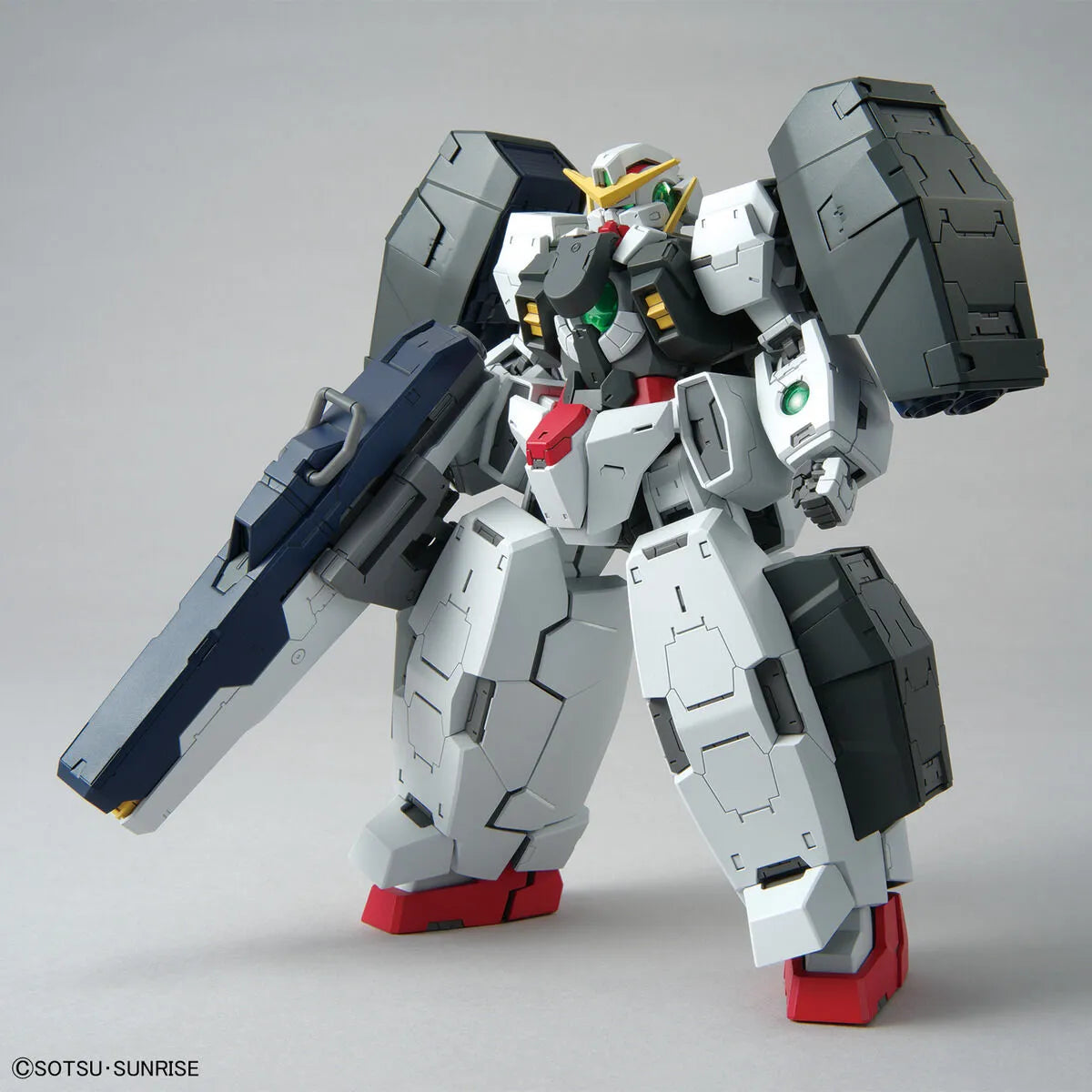 Gunpla Gundam Virtue MG 1/100 – maquette montée vue avant