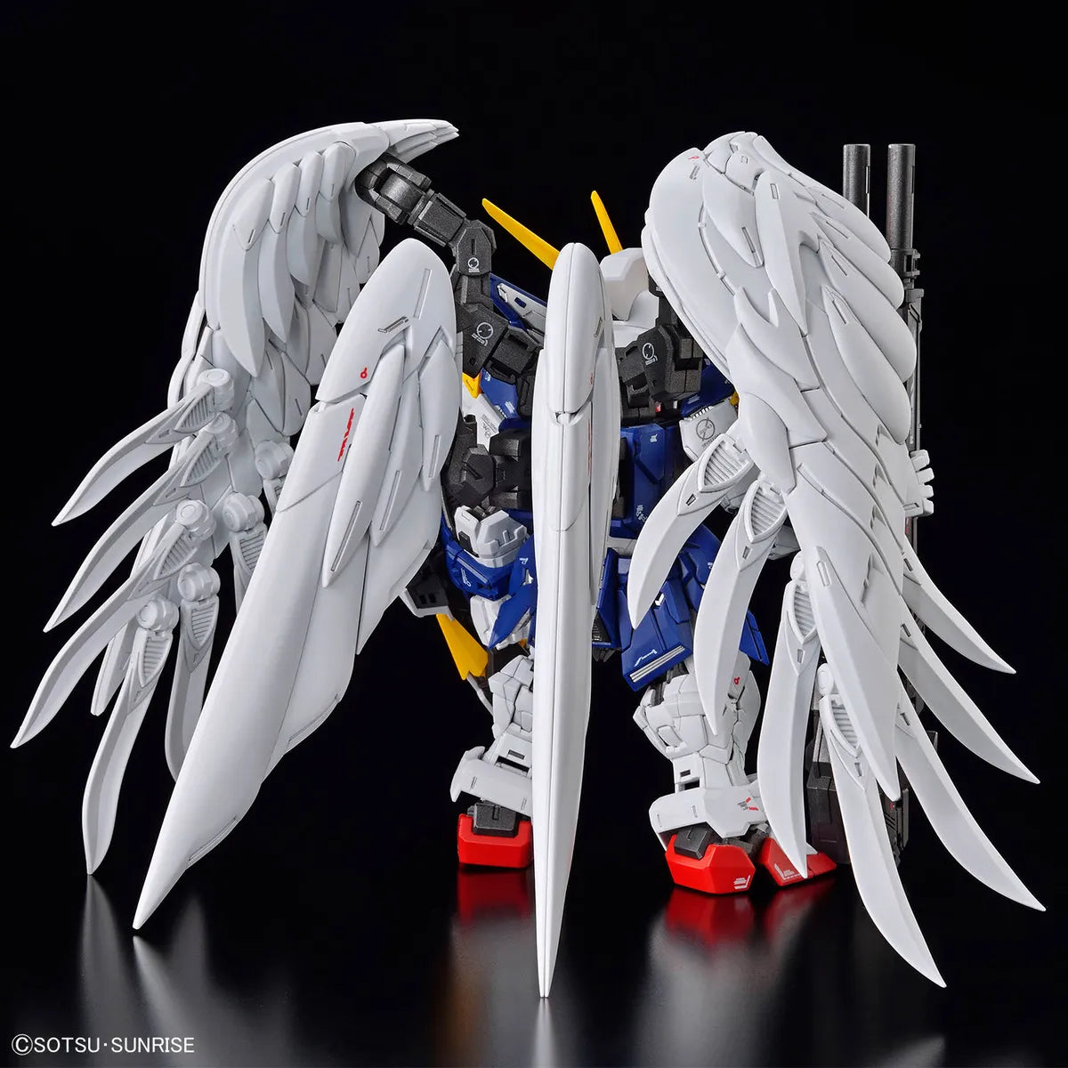 Gunpla Wing Gundam Zero EW MGSD – maquette montée vue arrière