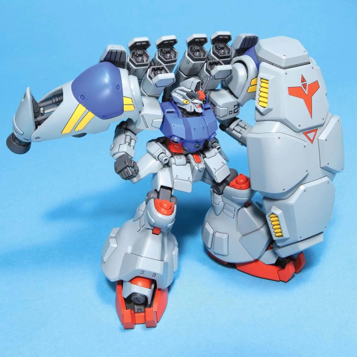HGUC 1/144 GP02A MLRS Custom - Posing