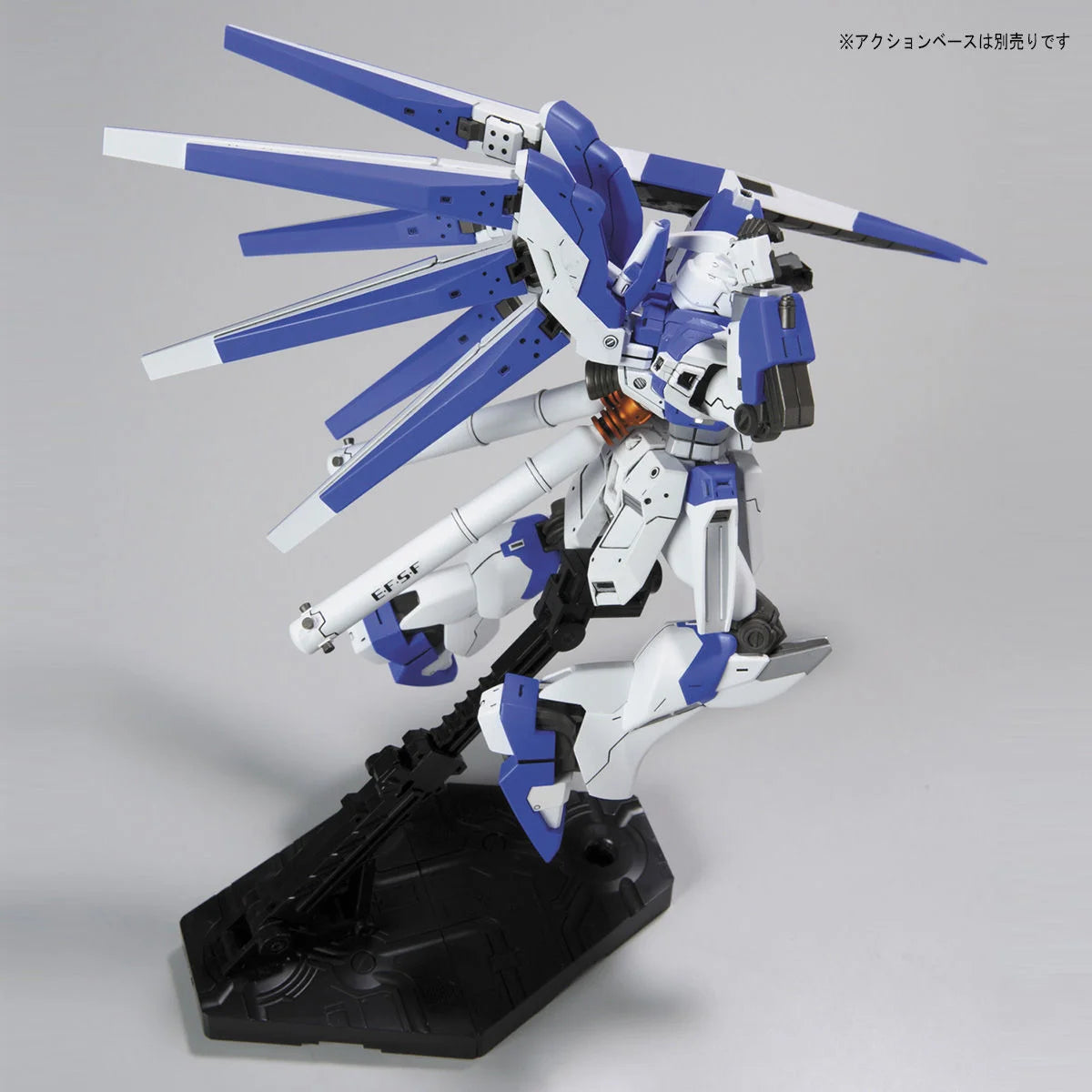 HG 1/144 RX-93-V2 Hi-ν Gundam - Posing