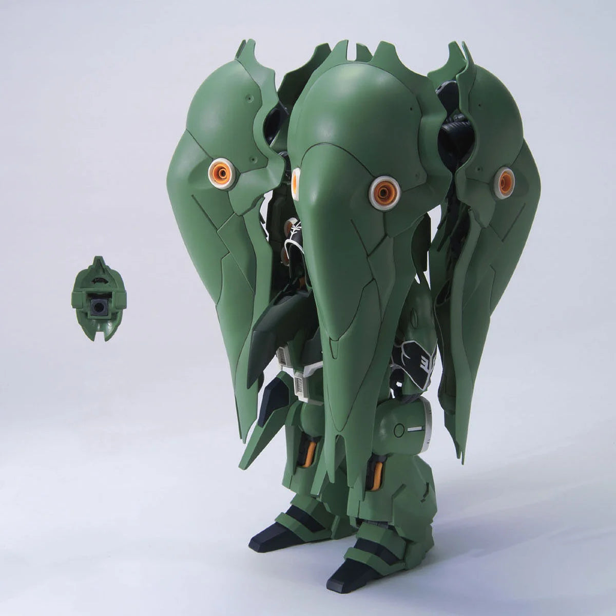 HG Kshatriya - Posing avec ailes