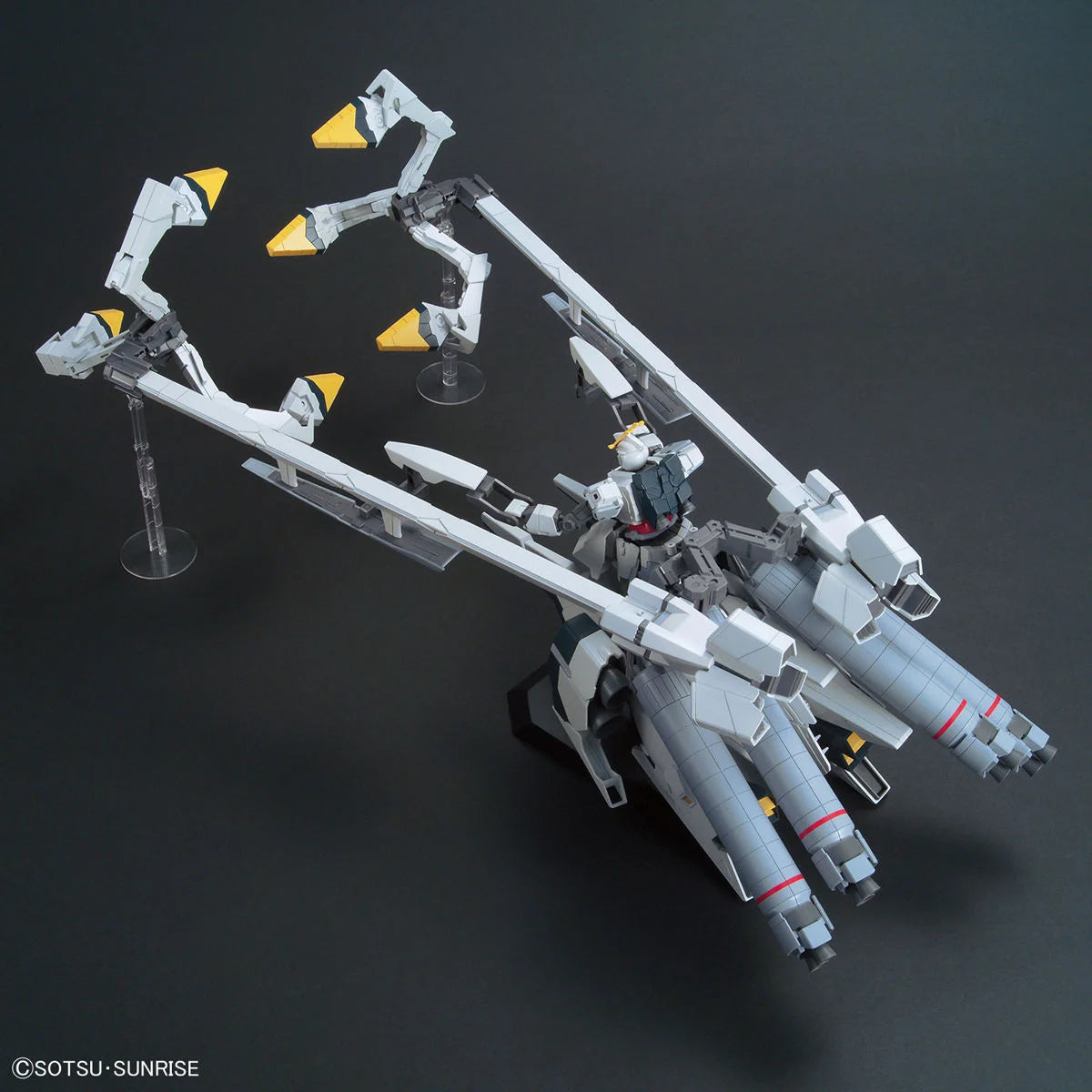 HGUC 1/144 Narrative Gundam A Packs - Posing avec le A Packs