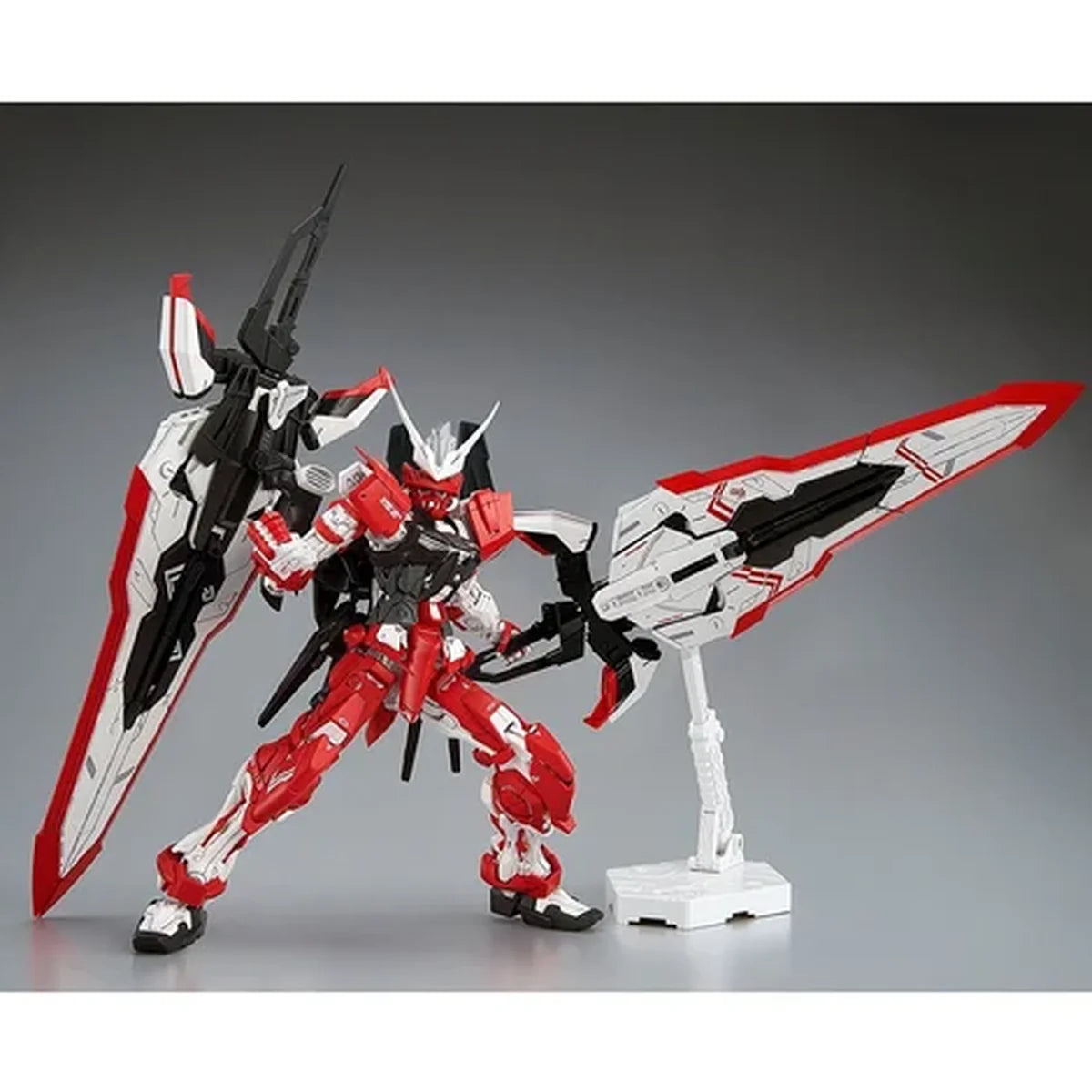 MG 1/100 MBF-02VV Gundam Astray Turn Red - Posing
