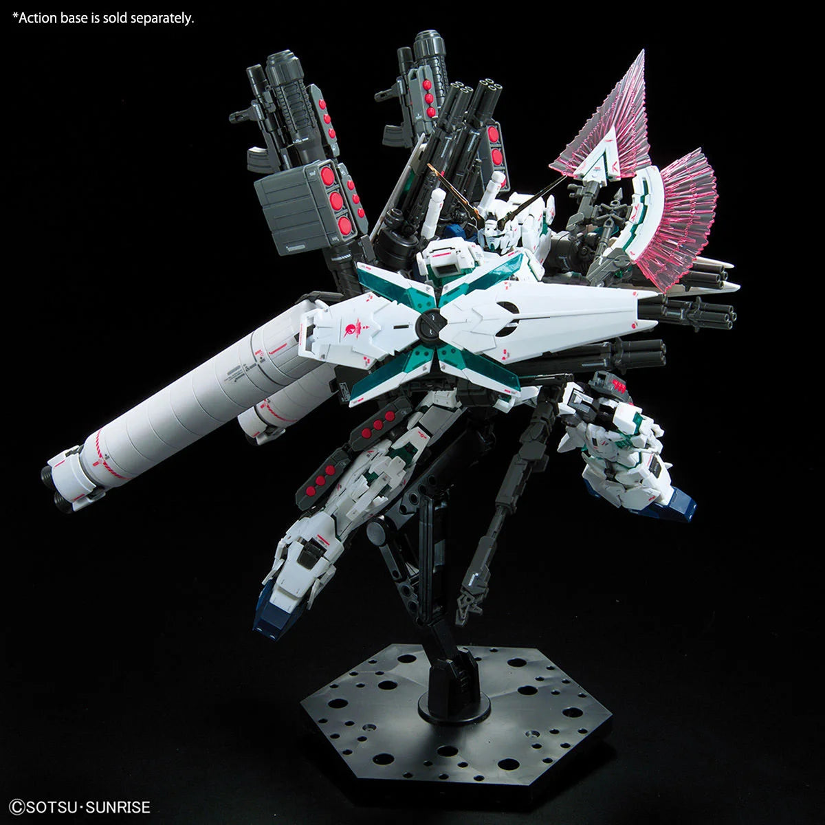 RG 1/144 RX-0 Full Armor Unicorn Gundam - Posing