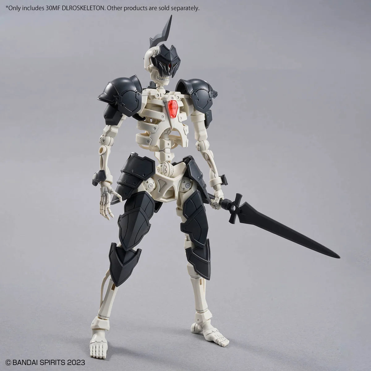30MF DLROSKELETON - Posing avec armure et épée