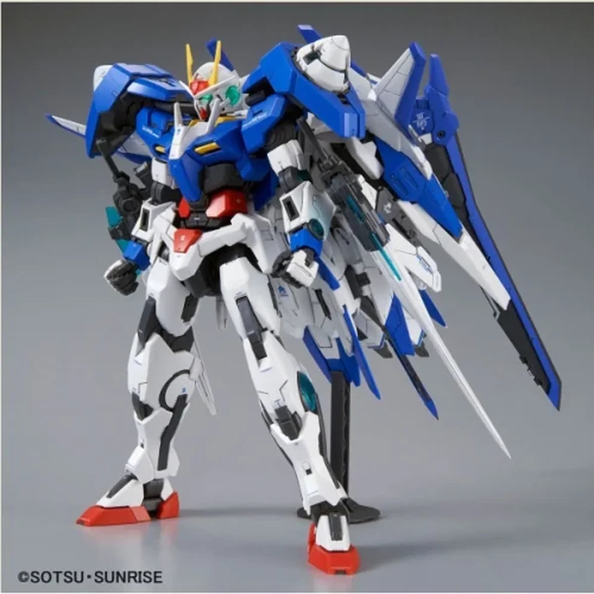 MG 1/100 OO XN Raiser - Vue de face