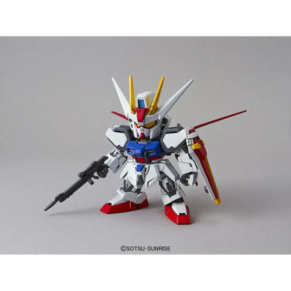 Gunpla Aile Strike Gundam SD – maquette montée vue avant