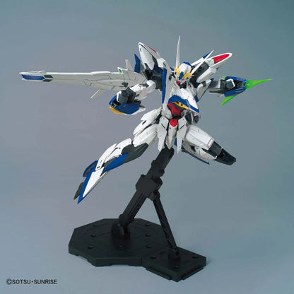 Gunpla Eclipse Gundam MG 1/100 – maquette montée pose