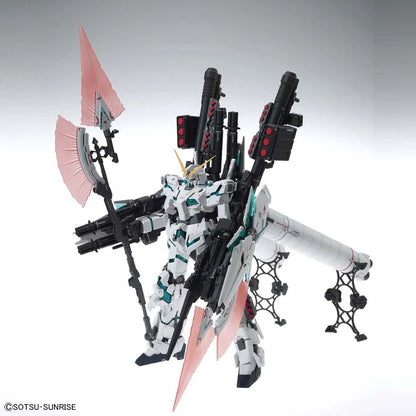 Gunpla Full Armor Unicorn ver ka MG 1/100 – maquette montée pose avec armes