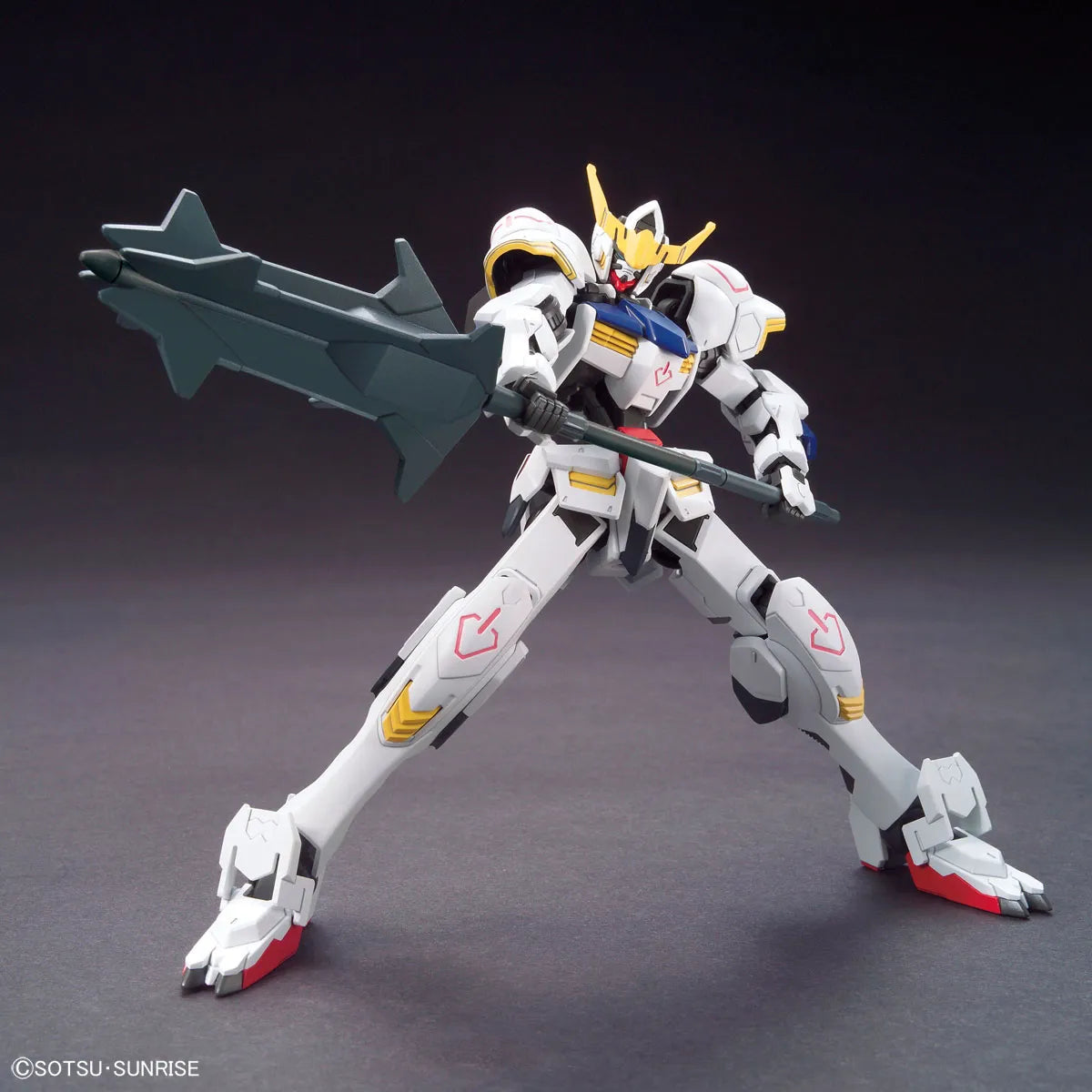Gunpla Gundam Barbatos HG 1/144 – maquette montée pose avec épée