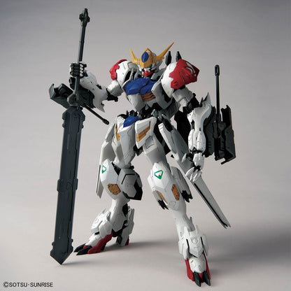 Gunpla Gundam Barbatos Lupus MG 1/100 – maquette montée vue de face