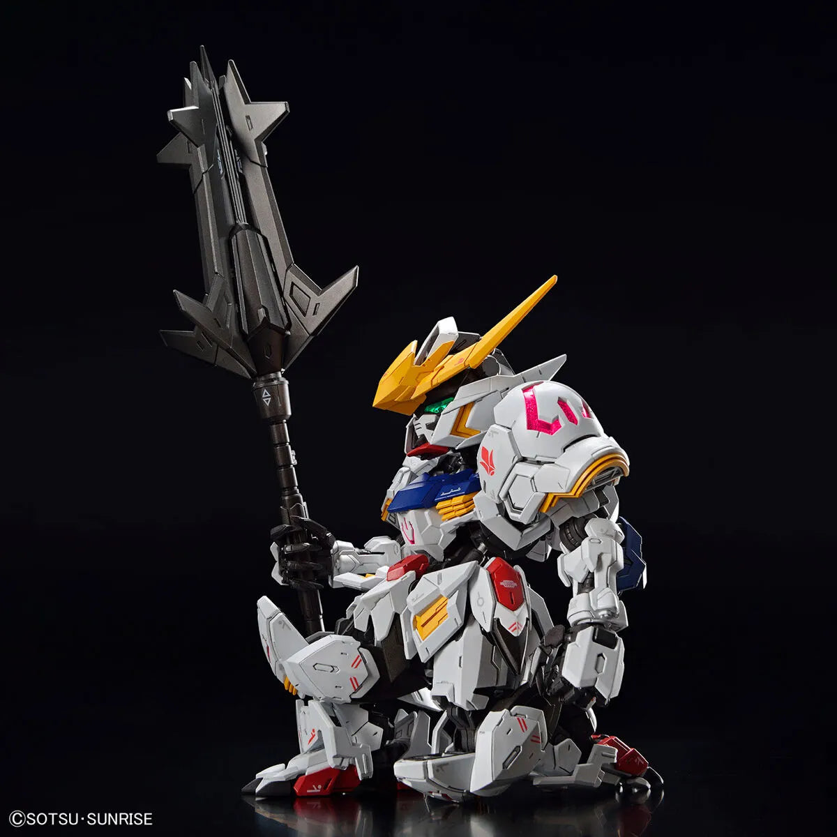 Gunpla Gundam Barbatos MGSD – maquette montée pose à genoux