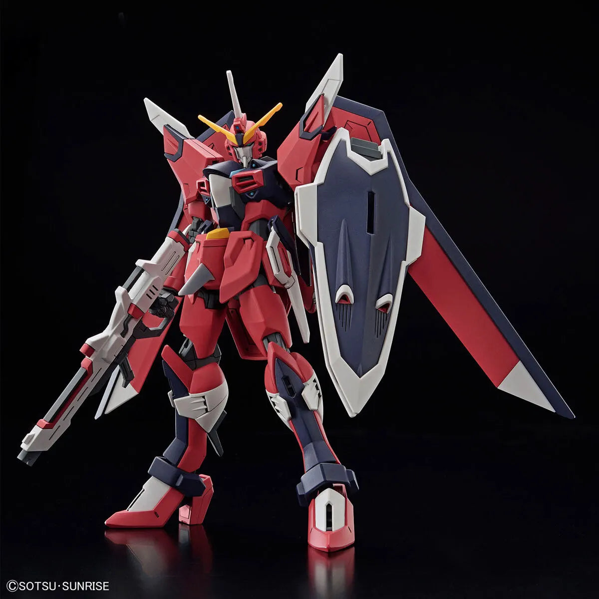 Gunpla Immortal Justice Gundam HG 1/144 – maquette montée vue de face