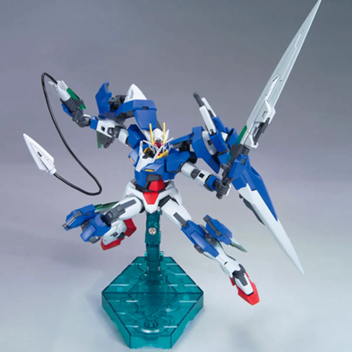 Gunpla OOGundam Seven Sword G HG 1/144 – maquette montée pose action