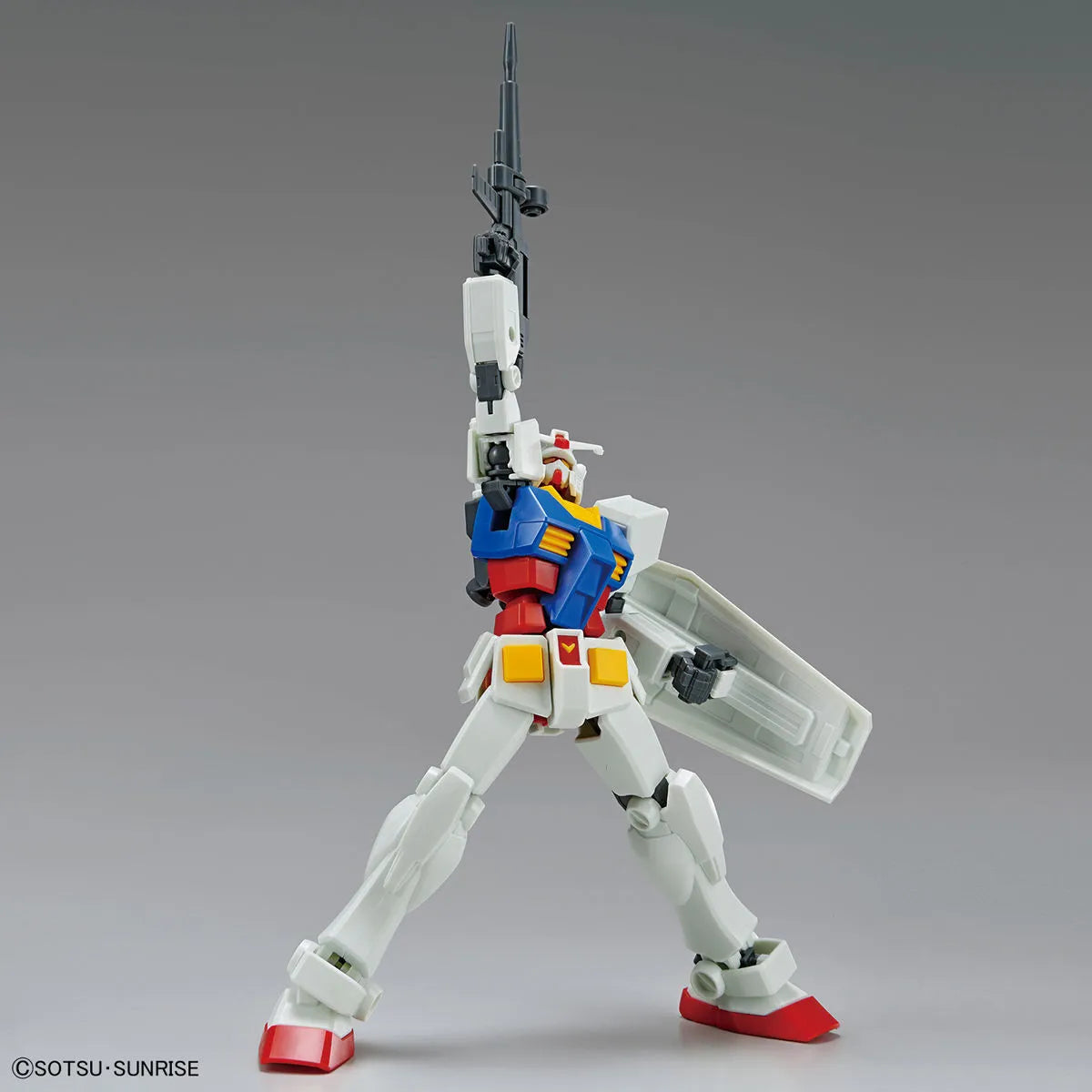 Gunpla RX-78-2 Gundam EG 1/144 – maquette montée pose