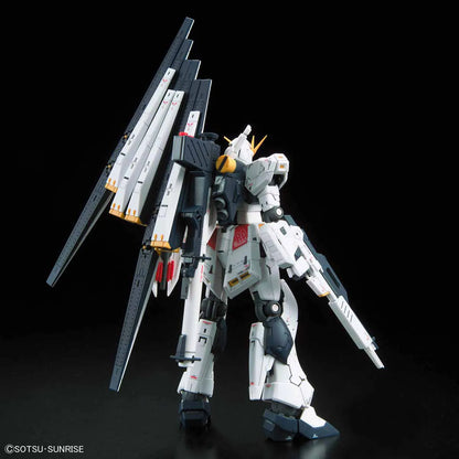 Gunpla RX-93 v Gundam RG 1/144 – maquette montée vue dos