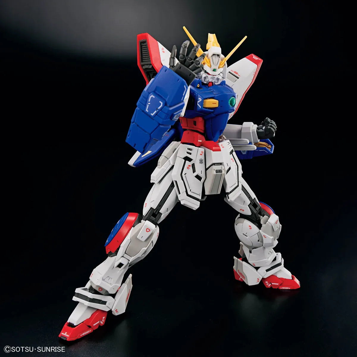 Gunpla Shining Gundam RG 1/144 – maquette montée pose avec bouclier
