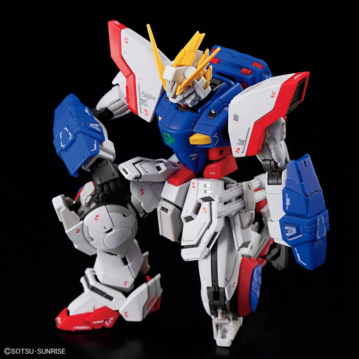 Gunpla Shining Gundam RG 1/144 – maquette montée pose à genoux