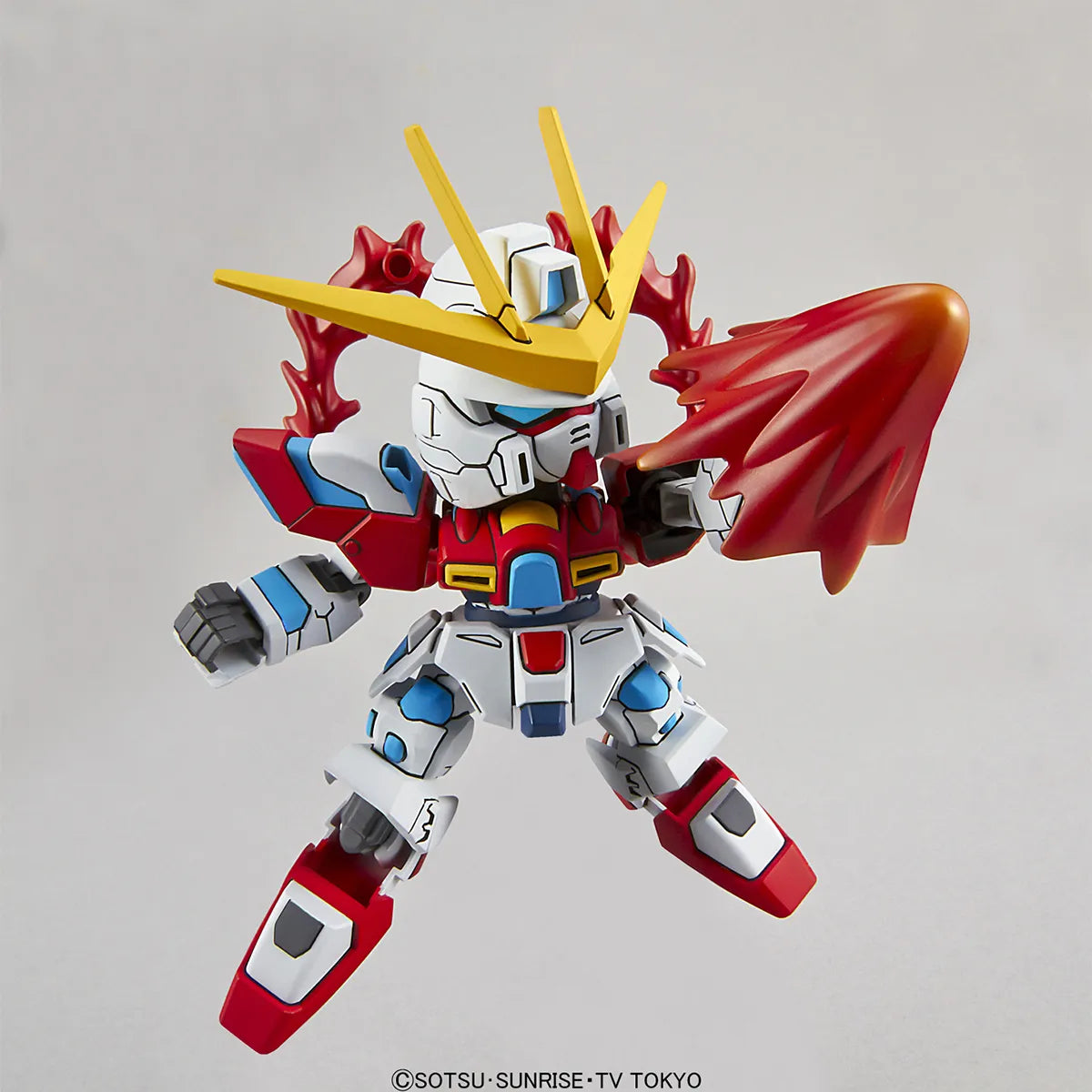 Gunpla Try Burning Gundam SD – maquette montée poing enflammé