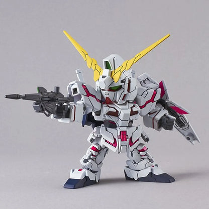 Gunpla Unicorn Gundam Destroy Mode SD – maquette montée pose dynamique