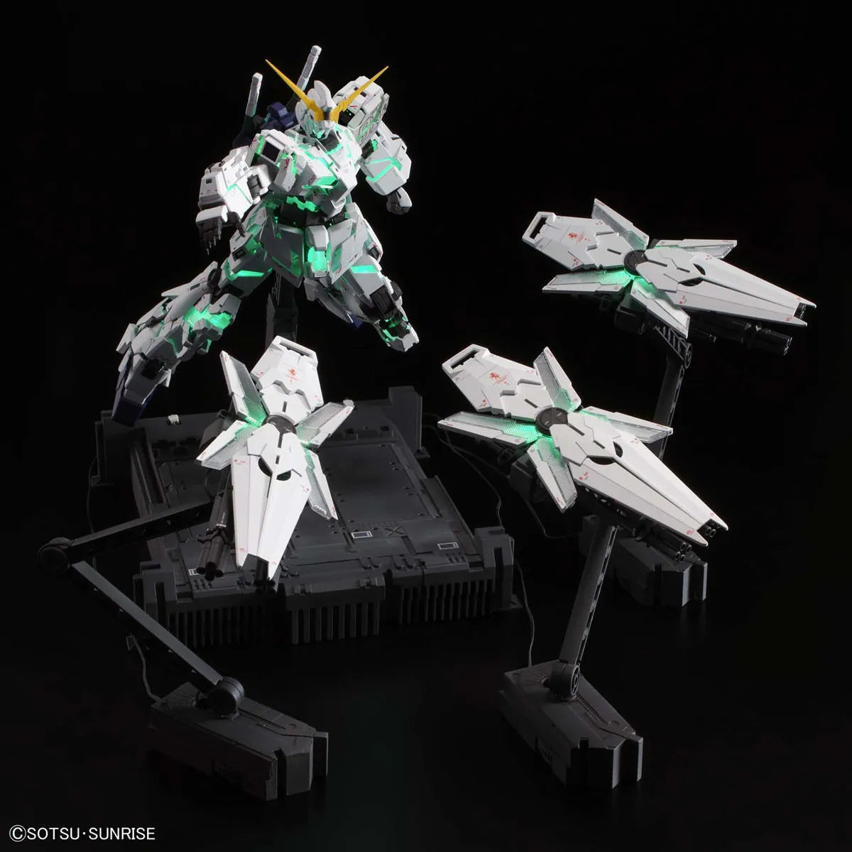 Gunpla Unicorn Gundam MGEX 1/100 – maquette montée posing