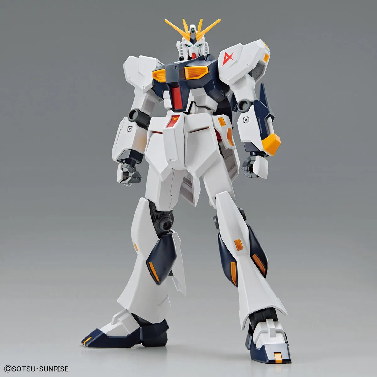Gunpla RX-93 V Gundam EG 1/144 – maquette montée vue avant