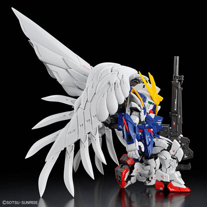 Gunpla Wing Gundam Zero EW MGSD – maquette montée pose agenouillé