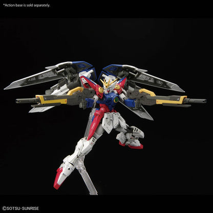 Gunpla Wing Gundam Zero HG 1/144 – maquette montée vue pose avec fusils