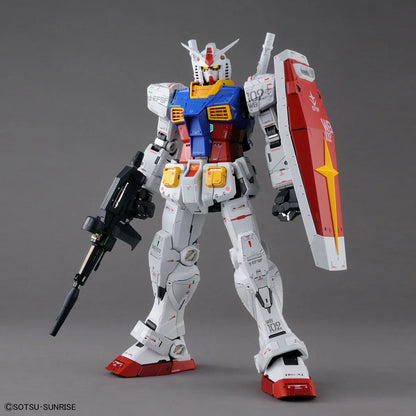Gunpla RX-78-2 Gundam PG Unleashed 1/60 – maquette montée vue avant