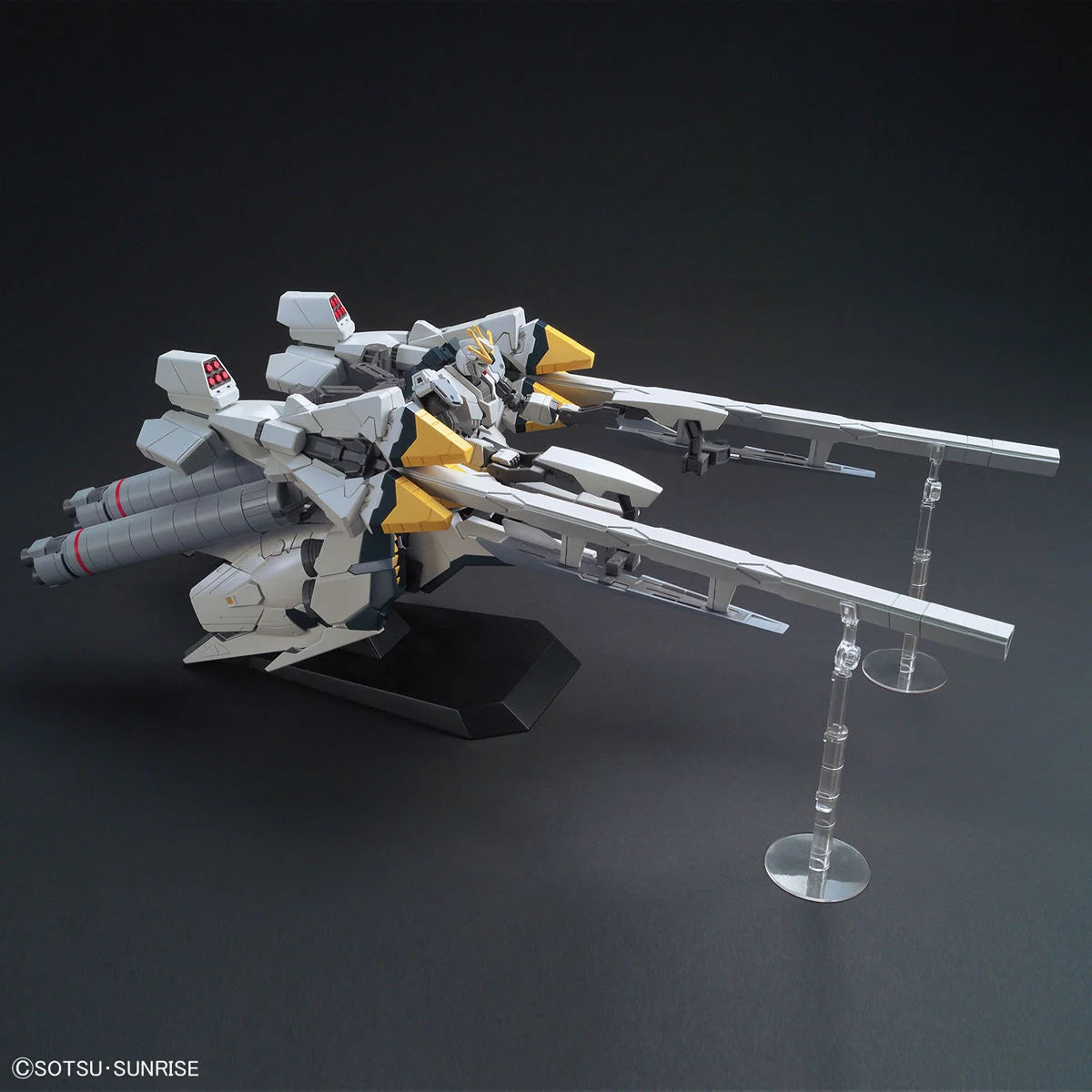 HGUC 1/144 Narrative Gundam A Packs - Posing avec le A Packs