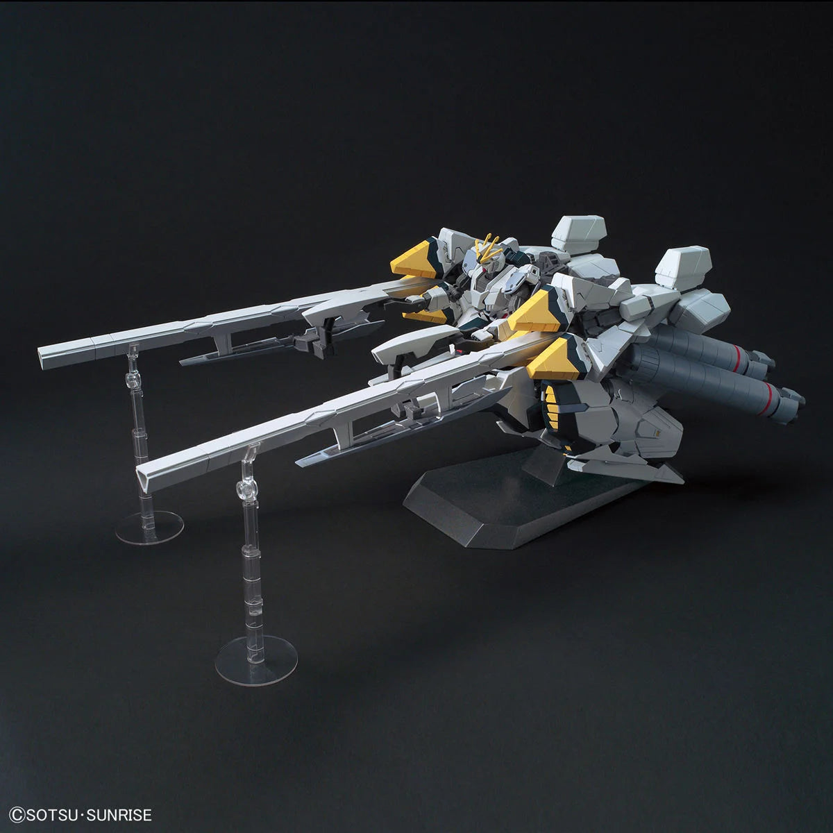HGUC 1/144 Narrative Gundam A Packs - Posing avec le A Packs