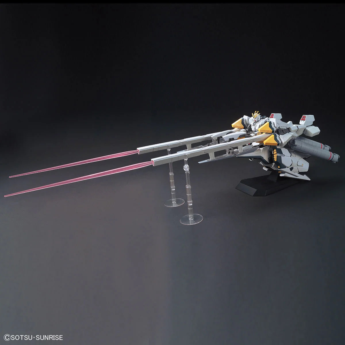 HGUC 1/144 Narrative Gundam A Packs - Posing avec le A Packs