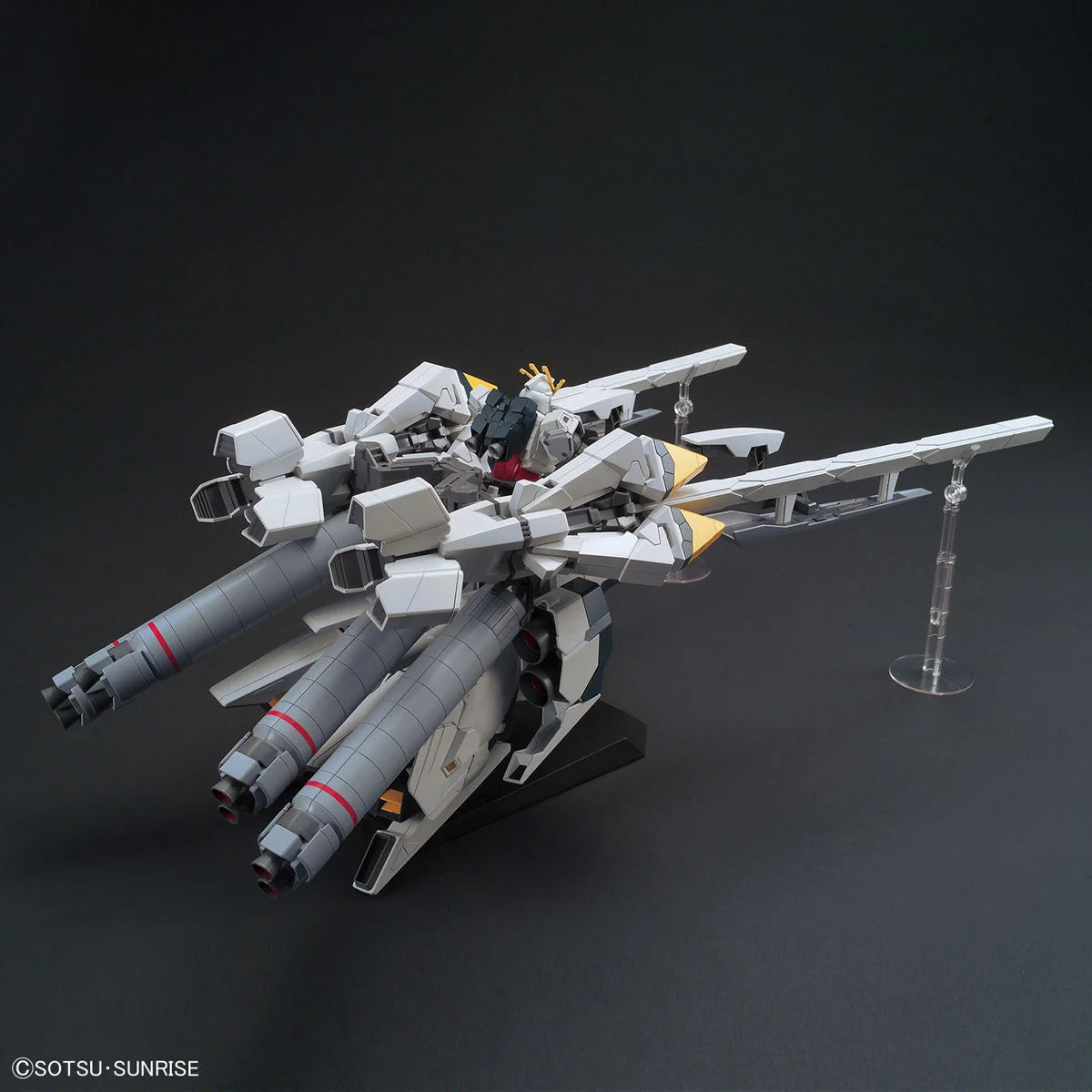 HGUC 1/144 Narrative Gundam A Packs - Posing avec le A Packs