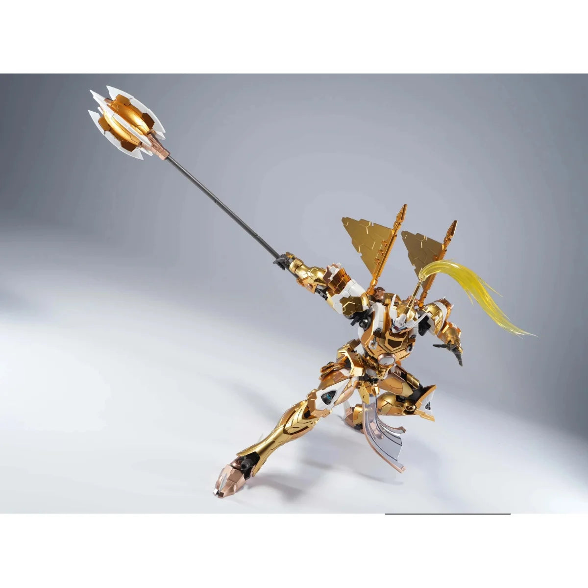 Motor Nuclear - MNP-XH08A Type Wei-Yuan Royal Guard - Posing