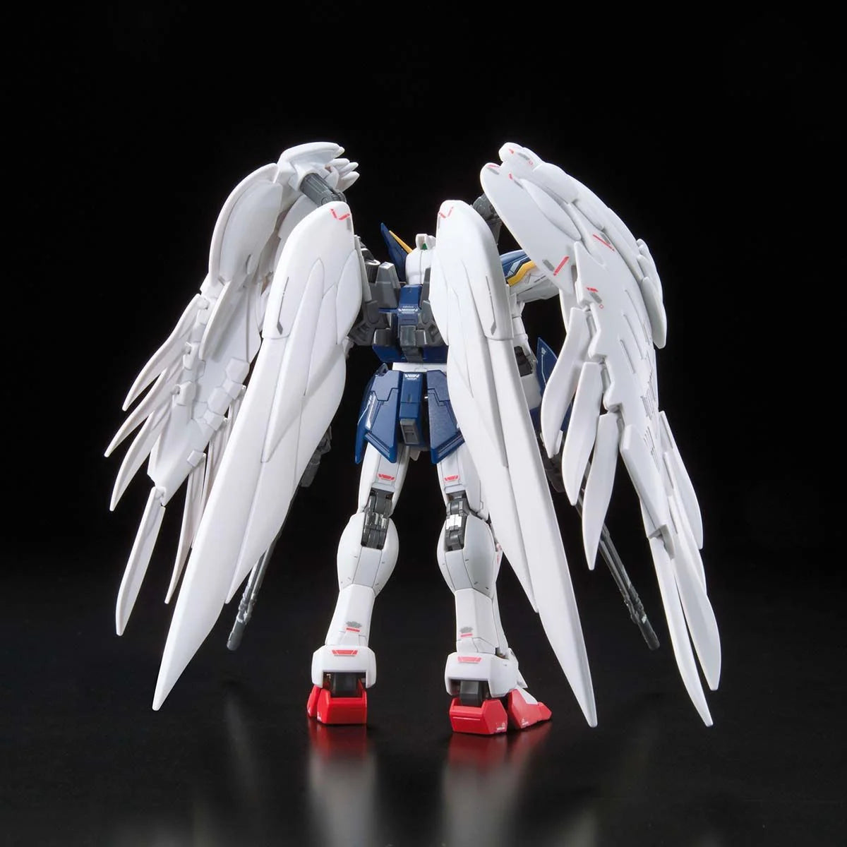 Gunpla RG Wing Gundam Zero EW - vue de dos
